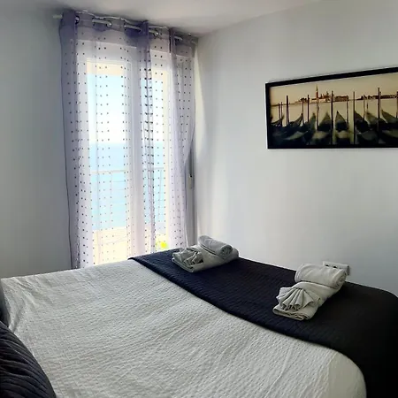 Penthouse Seaside 公寓 *